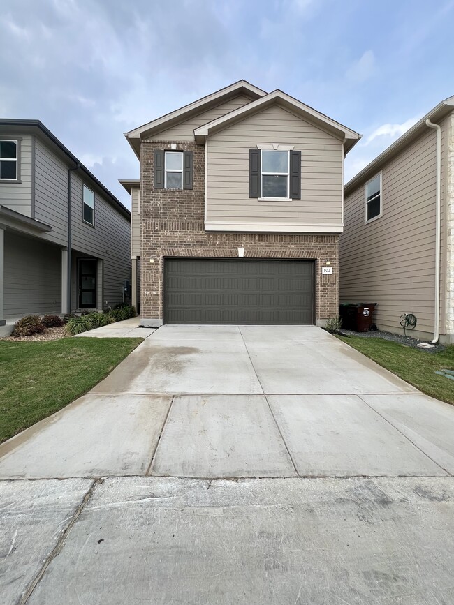 Primary Photo - 14839 Vance Jackson Rd