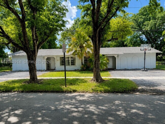 Building Photo - 7752 SW 106th St