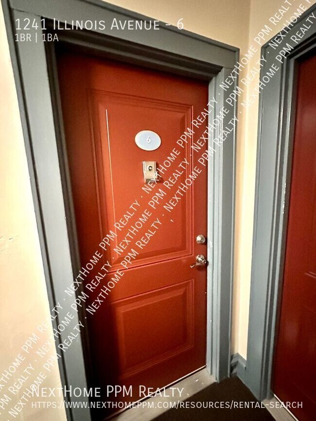 Building Photo - Dormont 1 Bedroom with heat included. Octo...