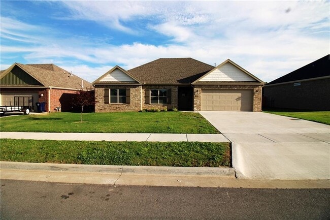 Building Photo - 851 Petit Jean St