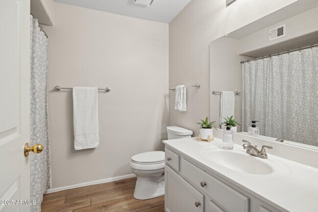 Building Photo - 9736 N 95th St