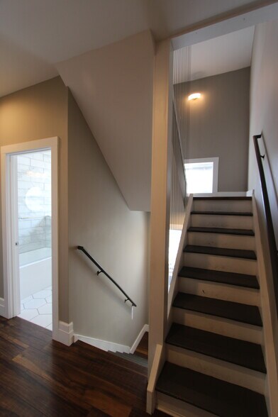 Building Photo - 164 N 18th St