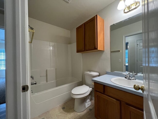 Building Photo - GEOTHERMAL Heat and Air! 3 Bedroom/2 Bathroom with attached 2 Car Garage