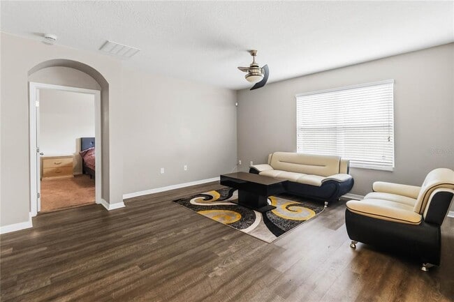 Building Photo - 2318 Sequoia Way