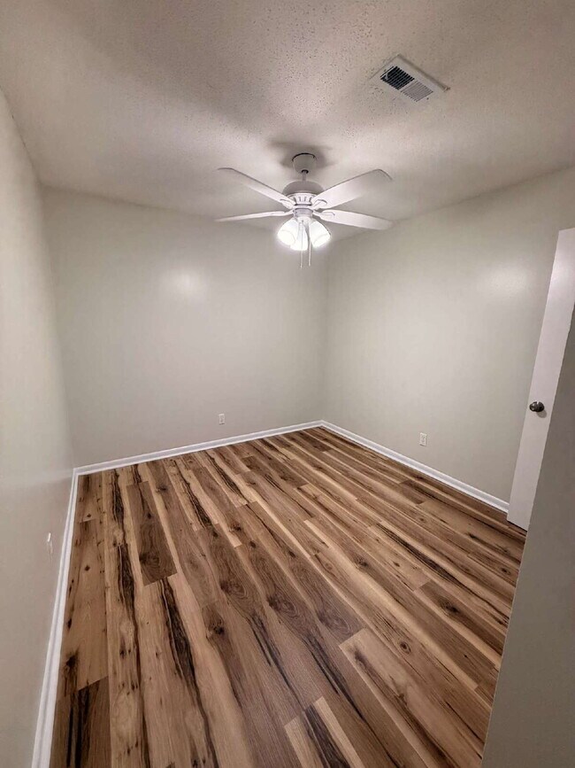 Building Photo - Available FOR RENT in Midland City, AL
