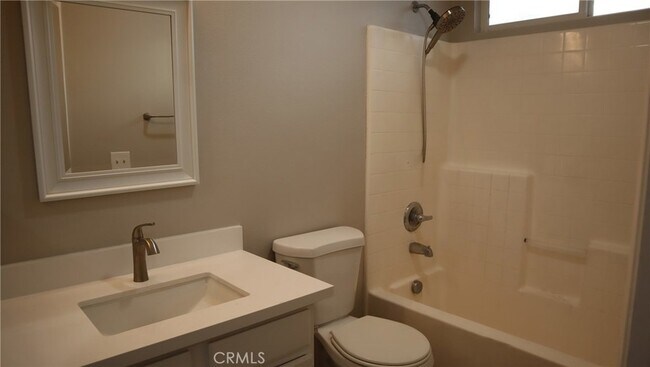 Building Photo - 3722 Almansa Way