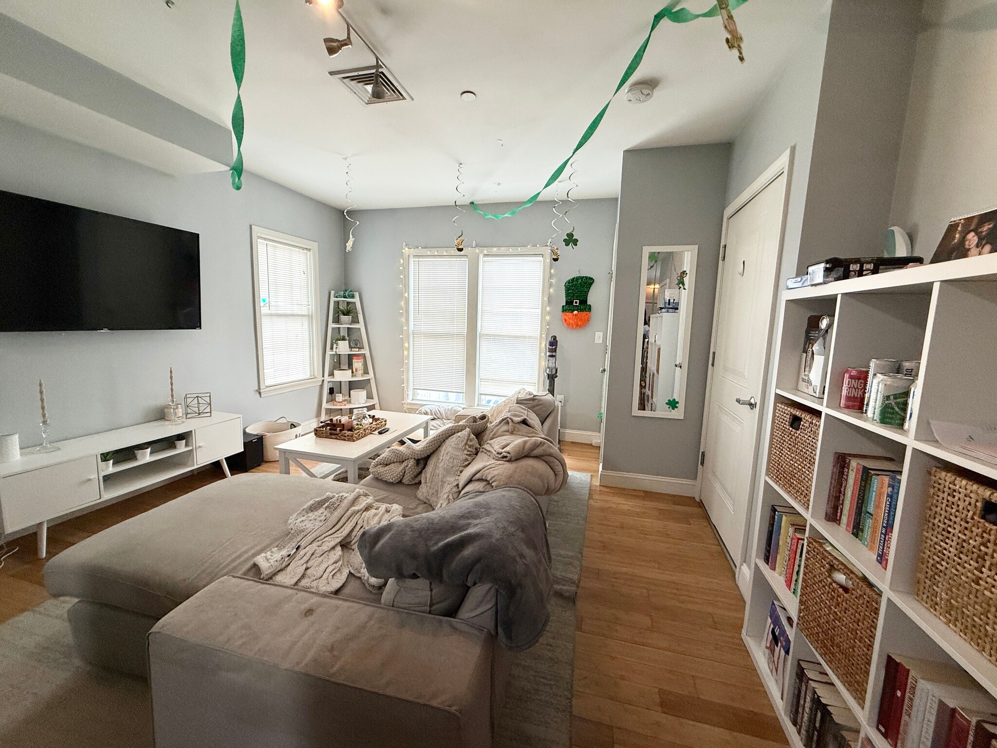 Building Photo - 203 W 3rd St