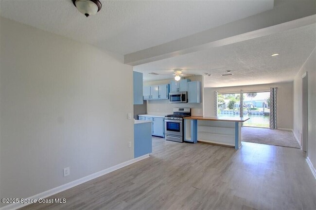 Building Photo - 331 Carmine Dr