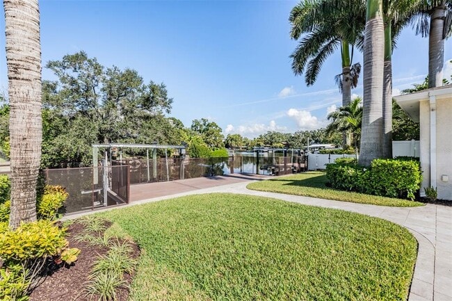 Building Photo - 640 Geneva Pl