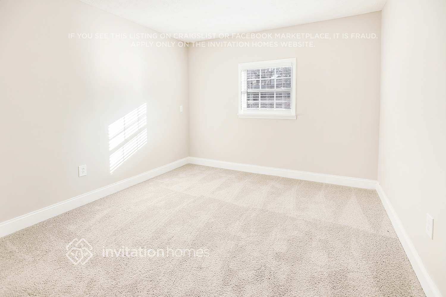 Building Photo - 260 Rosewood Dr