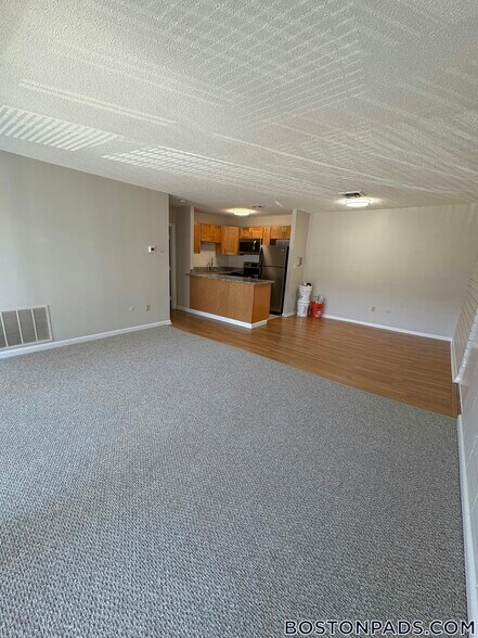 Building Photo - 20 Westgate Dr