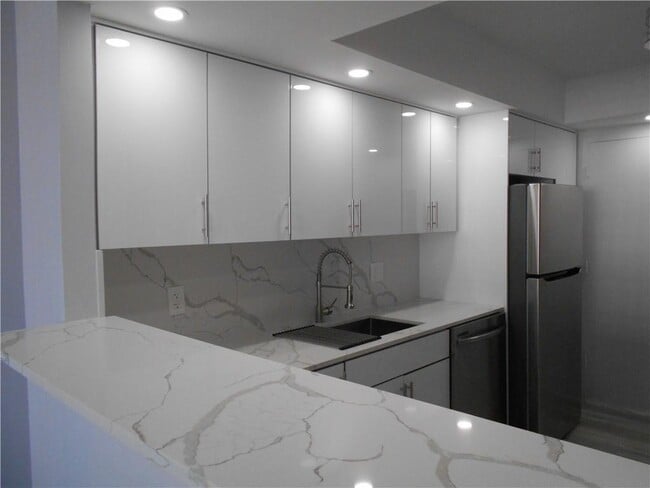 Primary Photo - 1301 NE Miami Gardens Dr