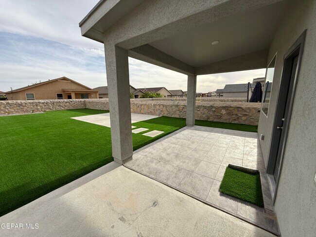 Building Photo - 12868 Star Gaze Ave