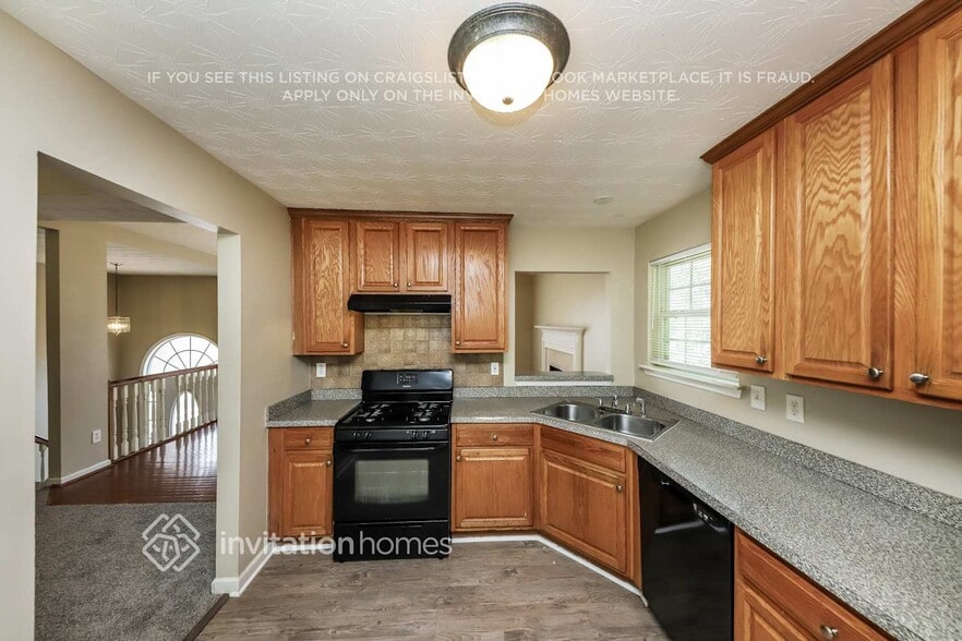 Building Photo - 4050 Lions Gate