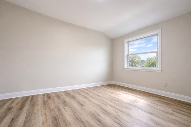 Building Photo - Updated 3BR Home with Finished Basement, & Fenced Yard