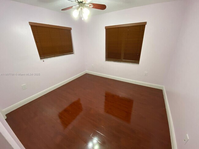 Building Photo - 10934 SW 146th Ave