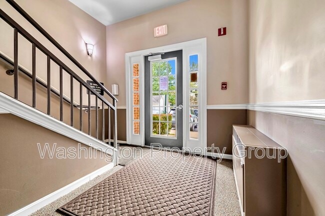 Building Photo - 4144 Fountainside Ln