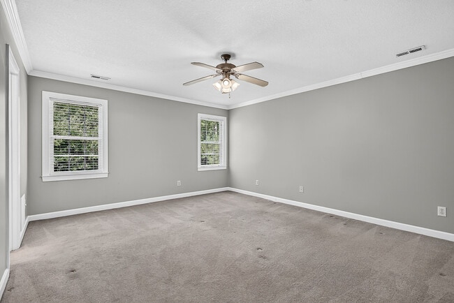 Building Photo - 217 Stagecoach Dr