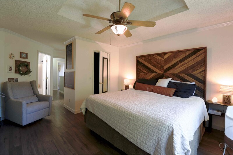 Building Photo - 2080 Oakcrest Cir