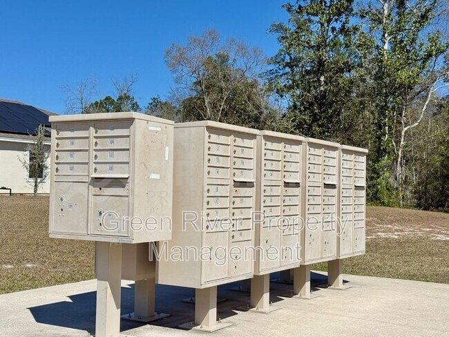 Building Photo - 8704 Lake George Cir W