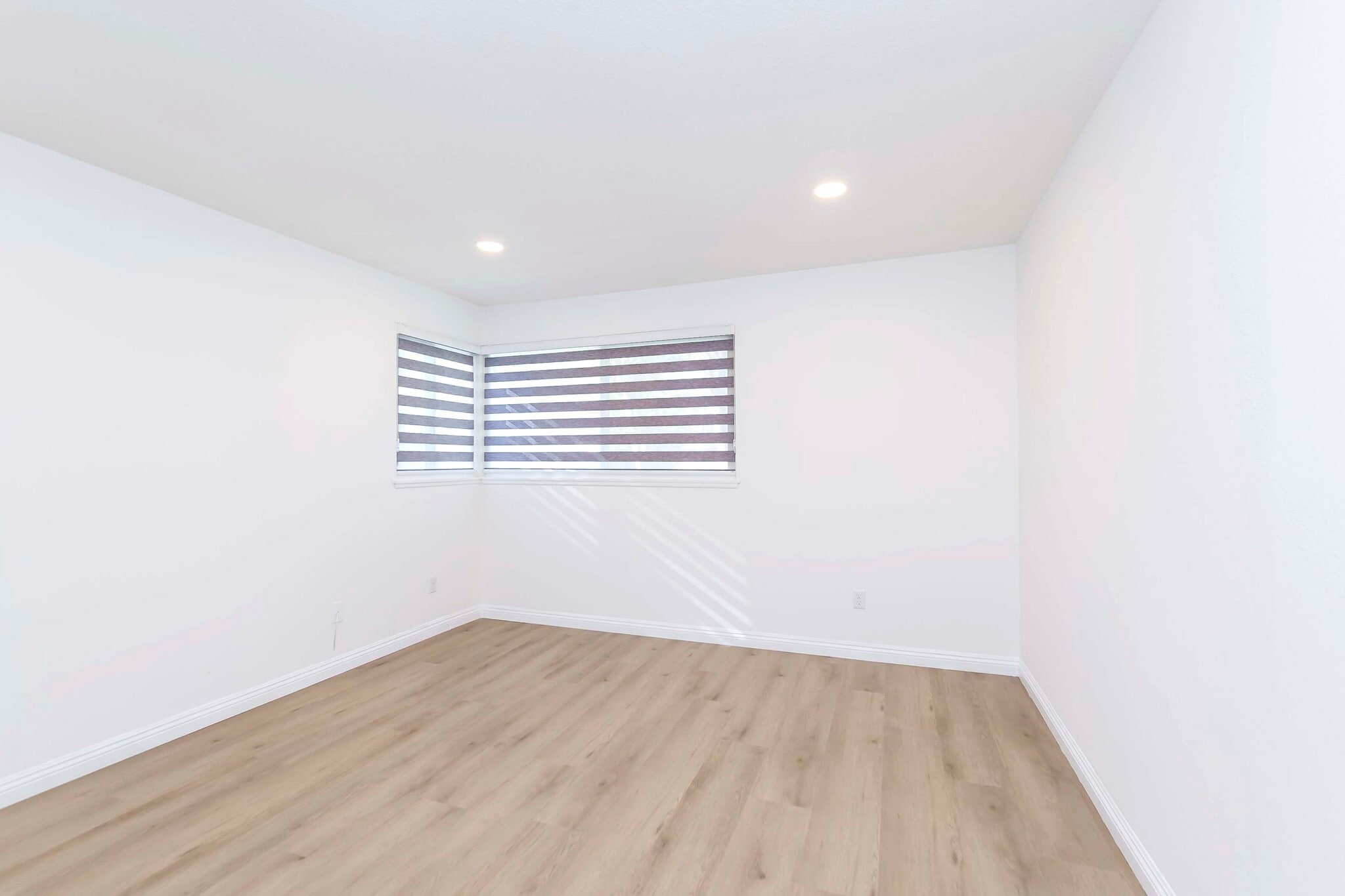 Building Photo - 2423 Coventry Cir