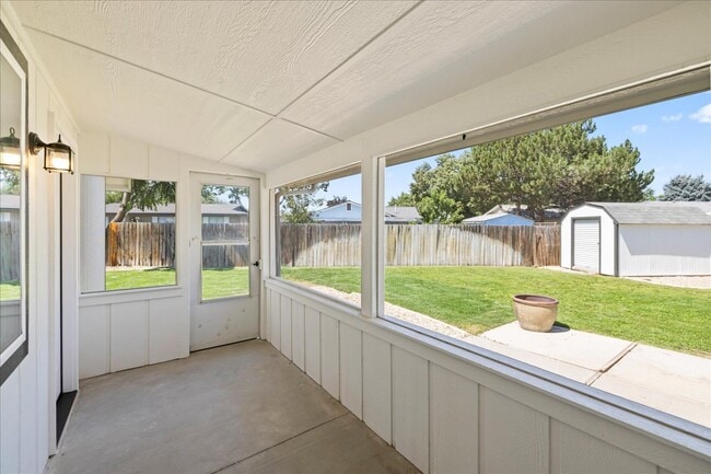Building Photo - 1309 W Maple Ave