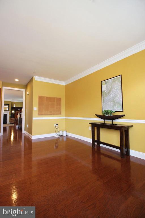 Building Photo - 421 N George Mason Dr