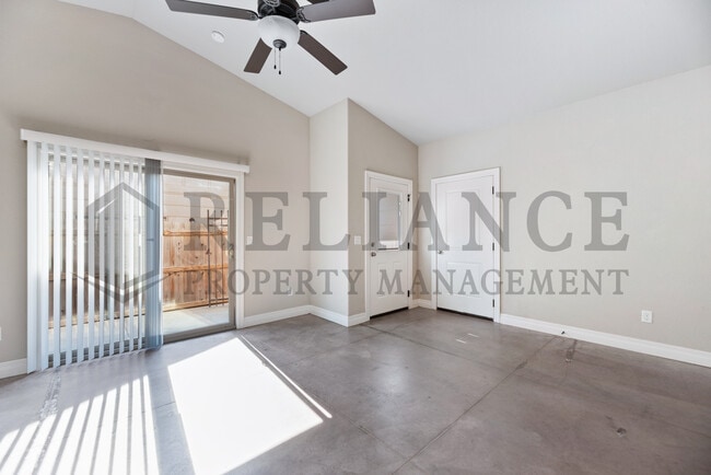 Building Photo - 13614 W Nantucket St