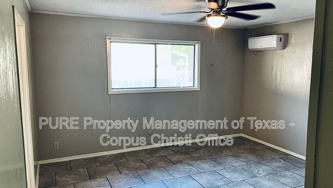 Building Photo - 2810 Carver Dr