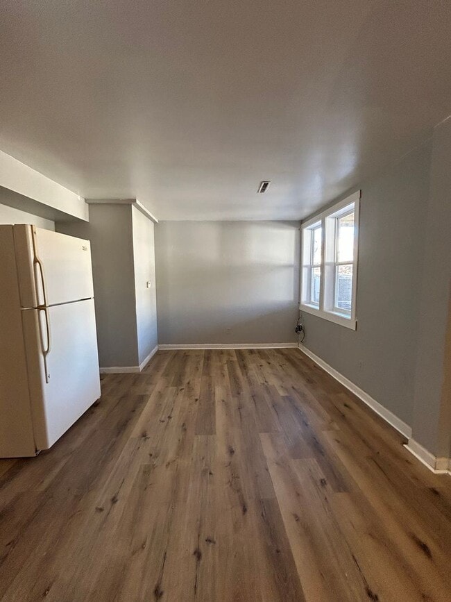 Building Photo - Black Milvus Rentals (6201 S. 42nd St.)