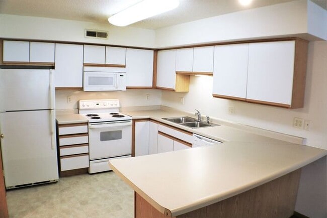 Building Photo - $1,395 | 2 Bedroom, 2 Bathroom Condo | Pets Negotiable* | Available for July 1st, 2026 Move In!