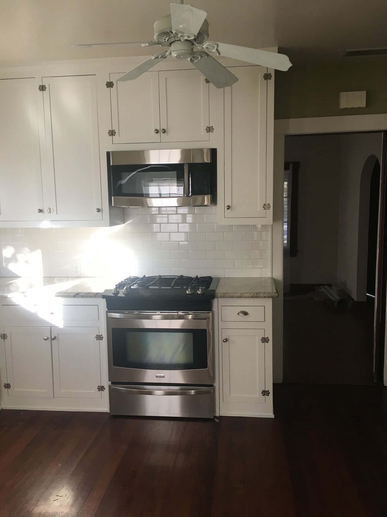 Kitchen - 862 Allen Ave