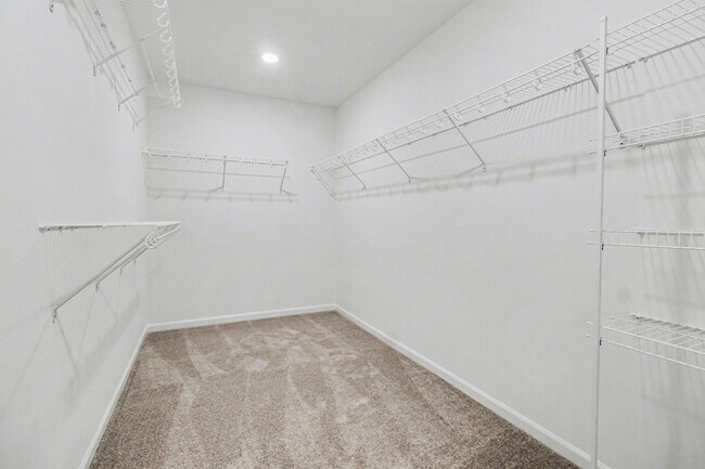 Building Photo - 832 Kuss Dr