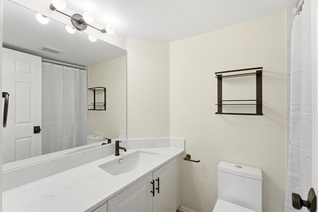 Building Photo - 1041 W Grindelwald Ct