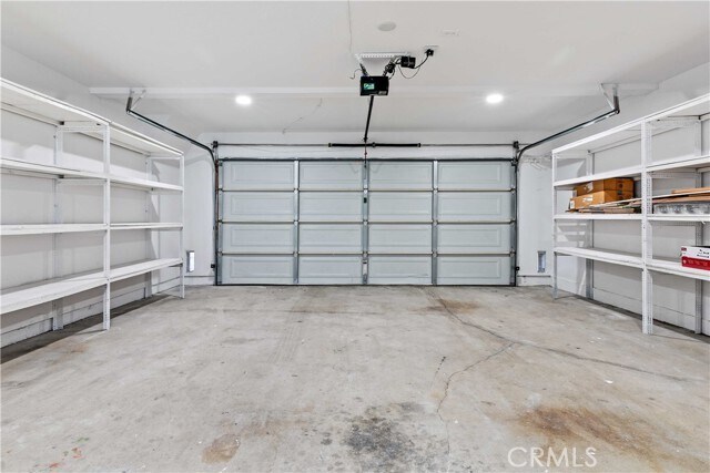 Building Photo - 552 Hahn Ave