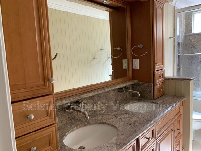 Building Photo - 236 Cheyenne Dr