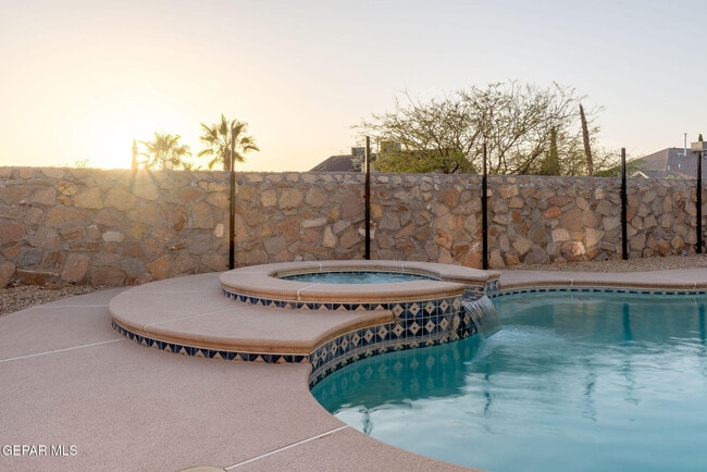 Building Photo - 7037 Luz De Espejo Dr