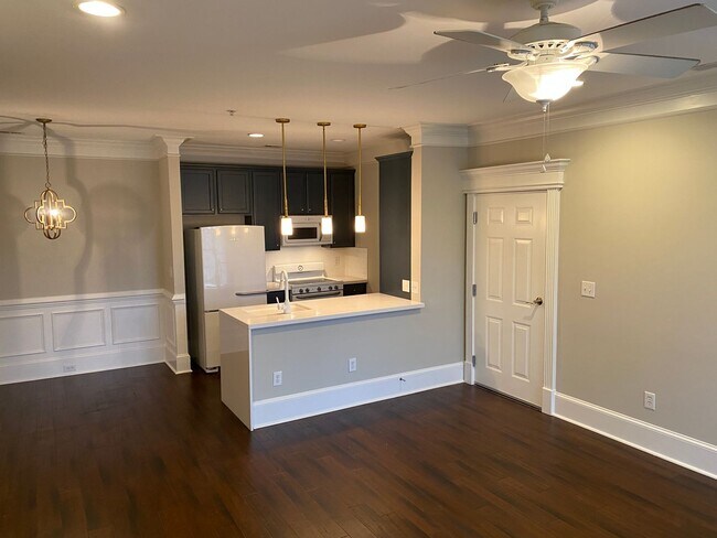 Building Photo - 824 Waterford Lake Dr