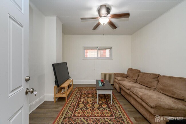 Building Photo - 182 Avenue F