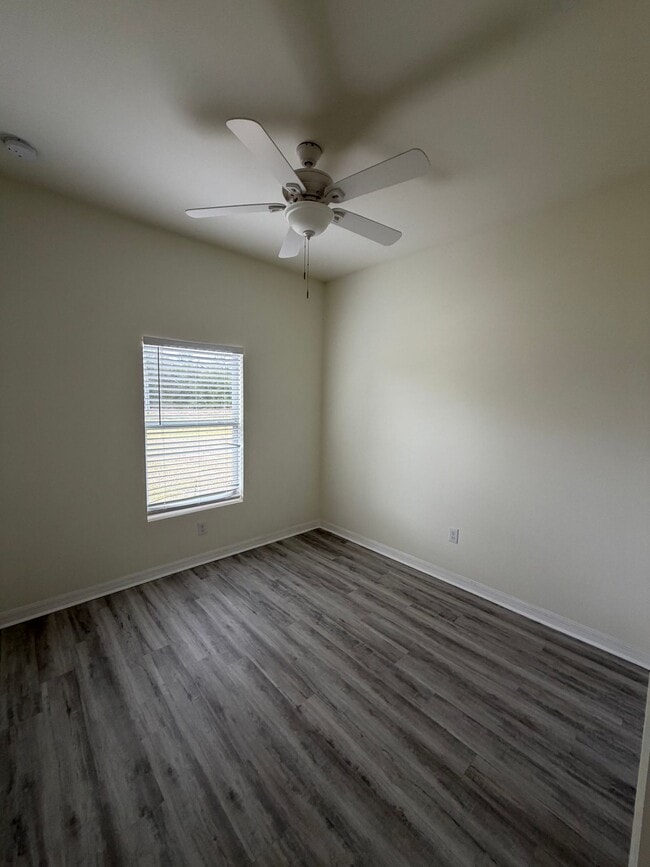 Building Photo - 1060 San Cristobal Ave