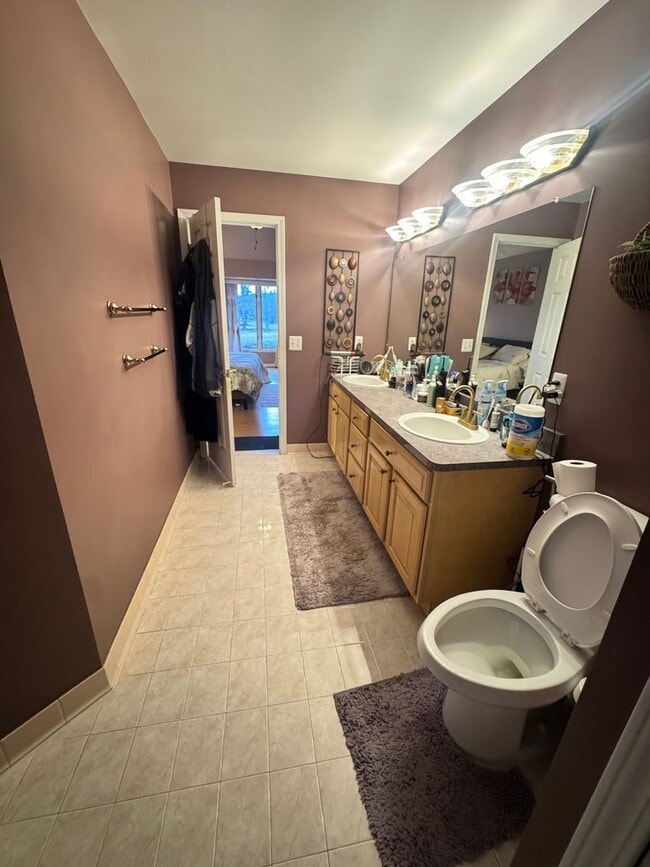 Building Photo - 14466 Doebler Dr