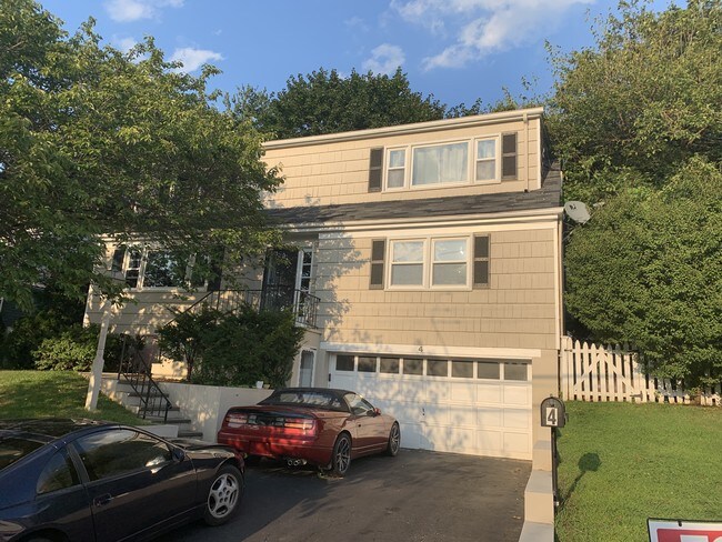 Front - 4 Westview Ave