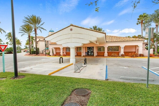 Building Photo - 2109 Tarpon Lake Way