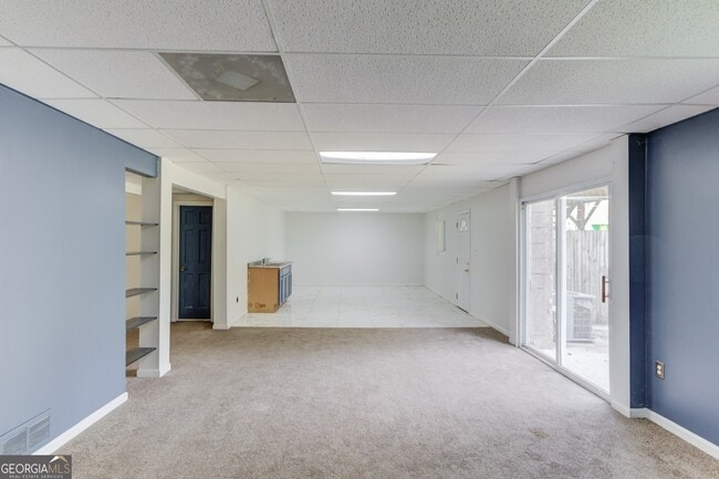 Building Photo - 135 Bruce Ln