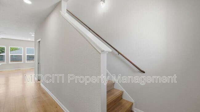 Building Photo - 7210 John Palmer Dr