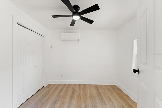 Building Photo - 8719 N Ola Ave