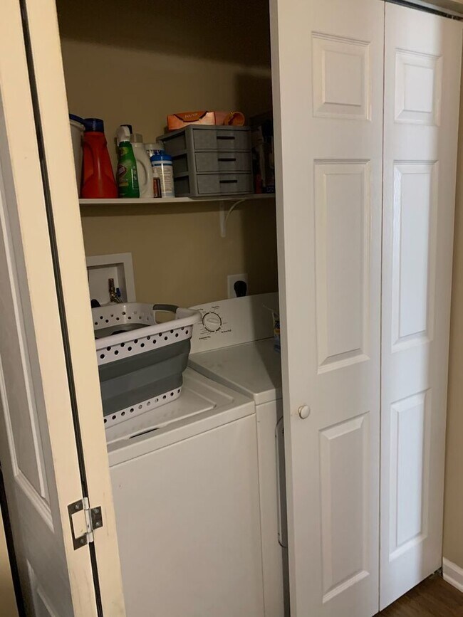 Building Photo - Marble8