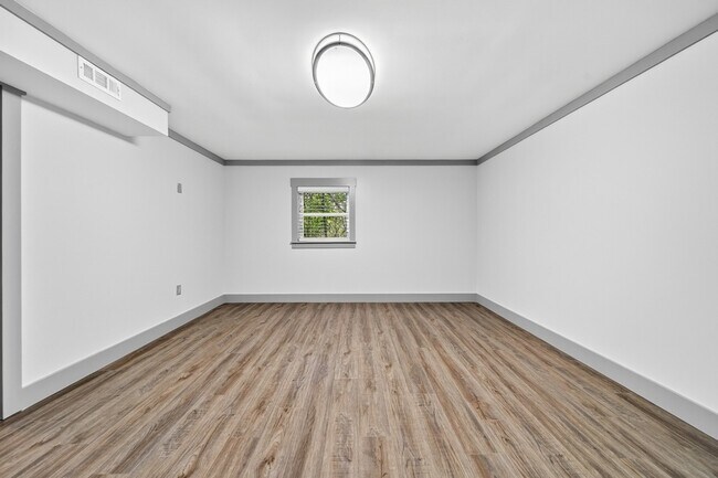 Building Photo - 3390 Tyree Springs Rd