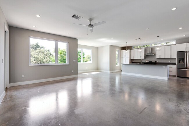 Building Photo - 3107 Walling Dr