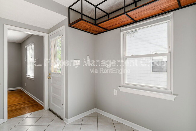 Building Photo - 459 Blenheim Rd